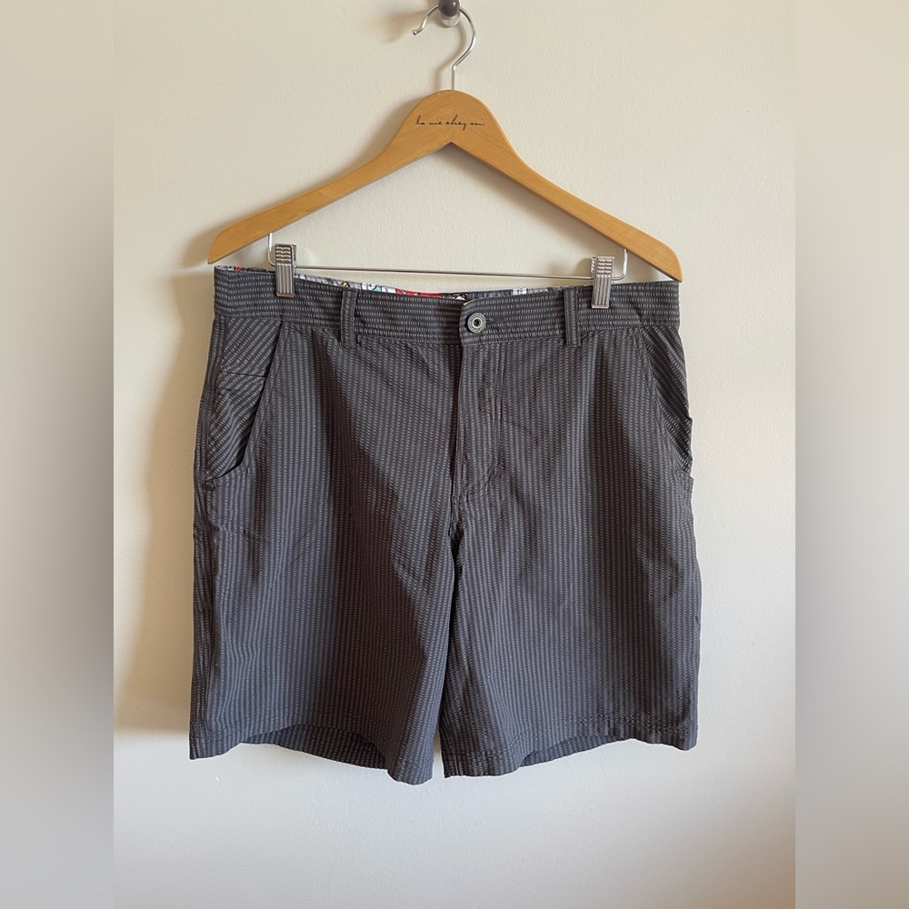 Lululemon Athletica Men's W36 Gray & Black Seer Sucker Pinstriped Shorts